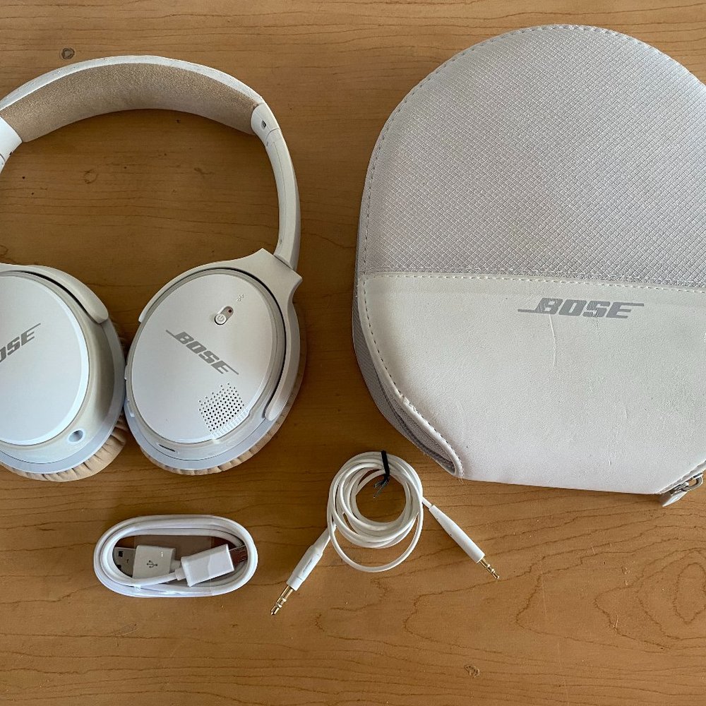 Bose SoundLink around-ear wireless headphones II- White